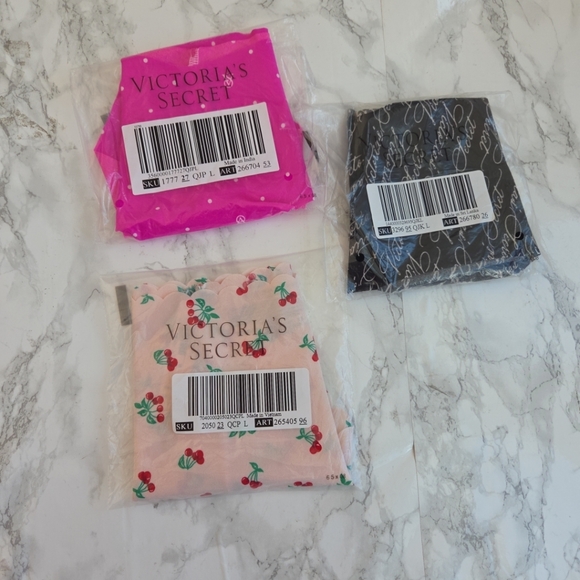 3 VICTORIA'S SECRET NO-SHOW CHEEKY PANTY L Large - Picture 7 of 8